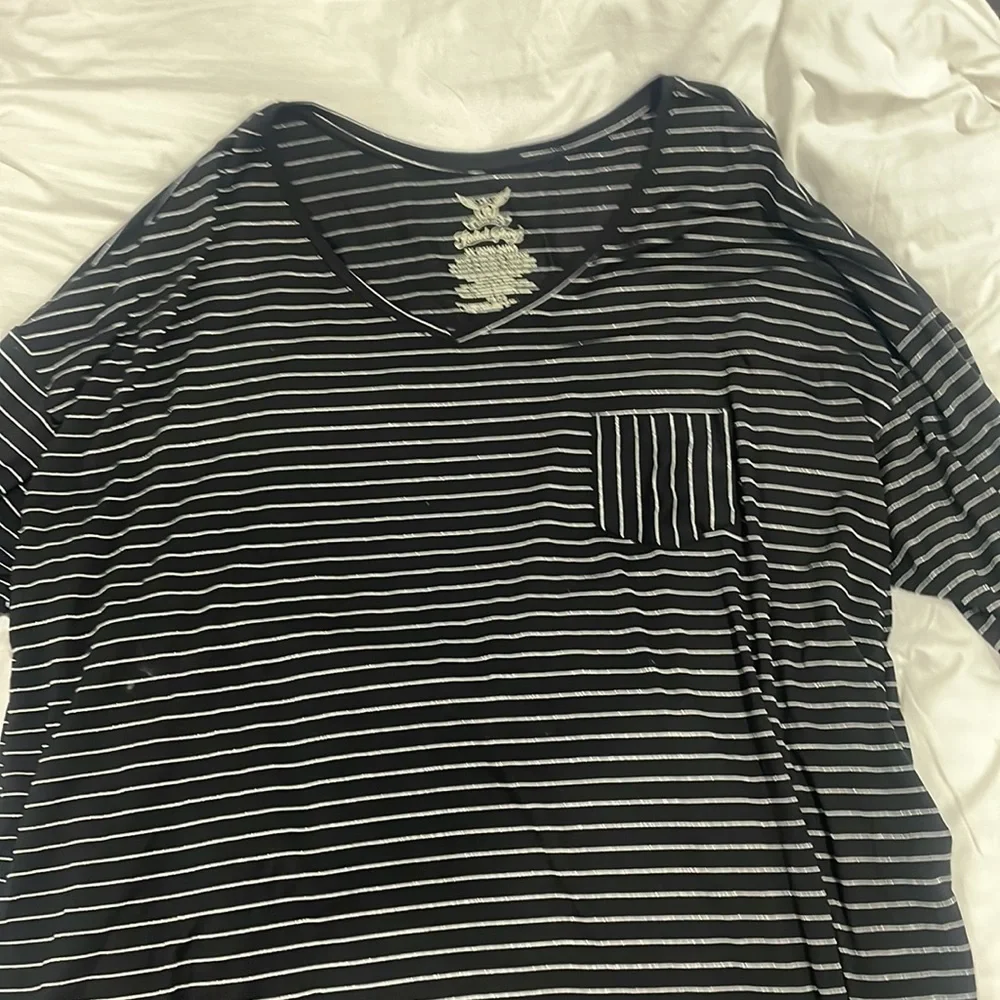 Plus Size Top - Picture 2 of 3